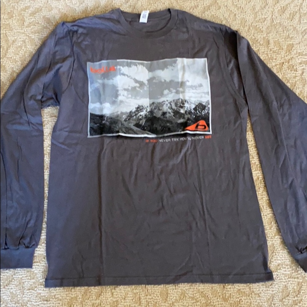 Bolle long sleeved shirt. Size L
